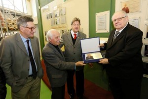 Fernando Albrecht divulga homenagem recebida pelo presidente do Simers Paulo De Argolo Mendes