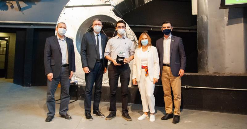 E para a D: Ricardo Bastos, Cleber Prodanov, Julio Milani de Lucena, Leany Lemos, e Otomar Vivian