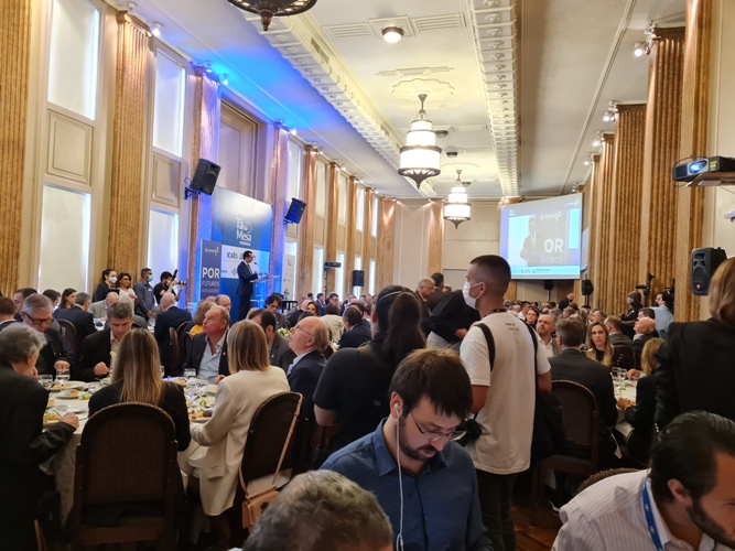 Tá na Mesa da Federasul em foto de Fernando Albrecht