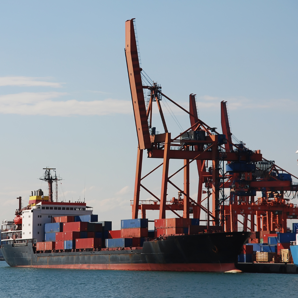 conteineres em portos de exportação