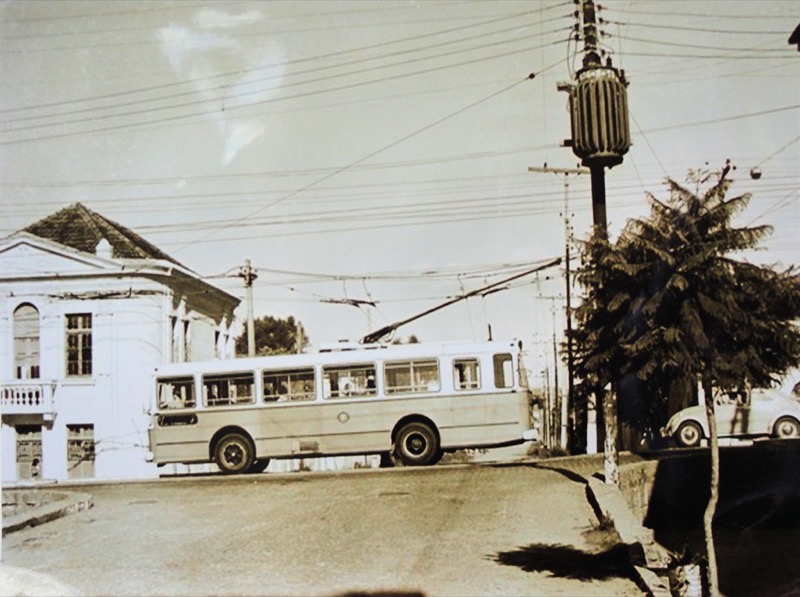 trolleybus os ônibus elétricos circulARAM EM Porto Alegre na década de 1960